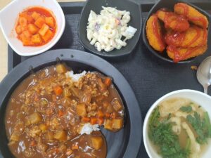 카레와 반찬